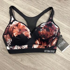 Incredible by Victoria’s Secret sport bra in size 32D